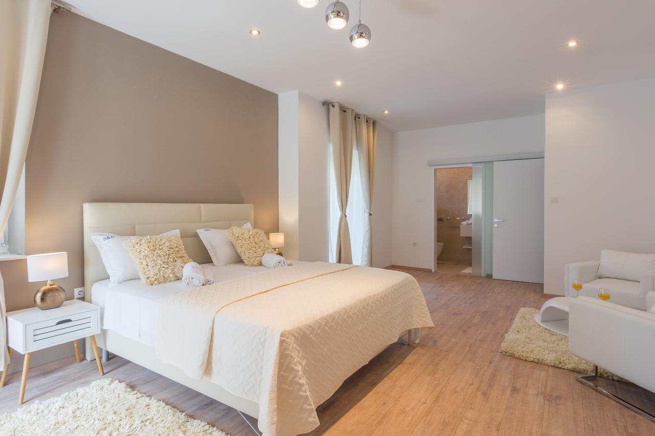 Rooms Sea & Sun With Private Parking Zadar Buitenkant foto
